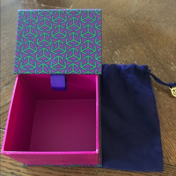 Small Tory Burch Gif Boxes w Duster. - Picture 3 of 3